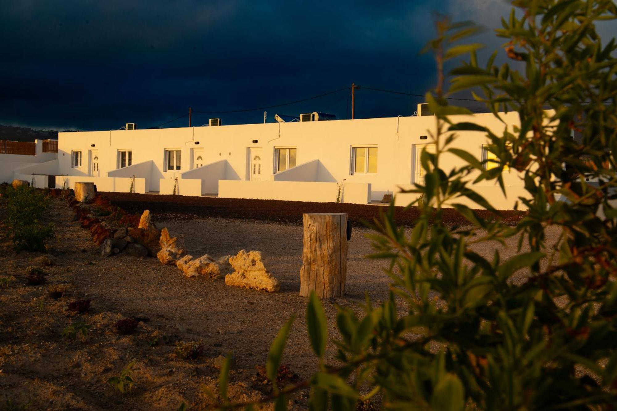 Calma Eco Houses Sunset View Emporio  Екстериор снимка